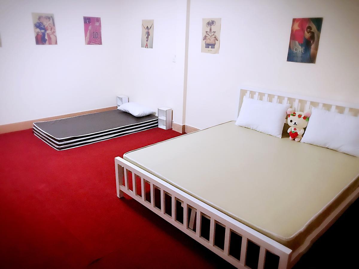Small Elephant Hostel Бангкок Экстерьер фото